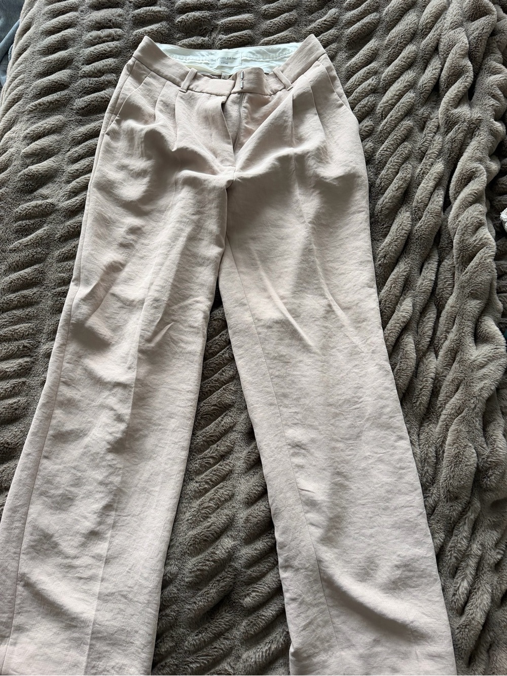Aritzia The Effortless Pant